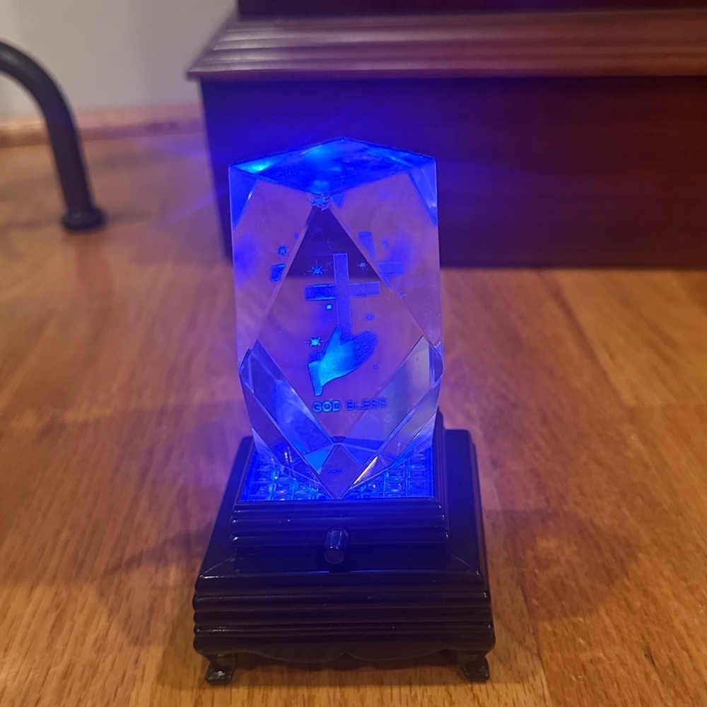 Crystal Prayer Plaque with Black Base - Picture 6 of 6